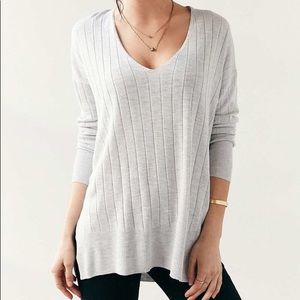 Kimchi Blue Gray Ribbed V-Neck Sweater Size Small